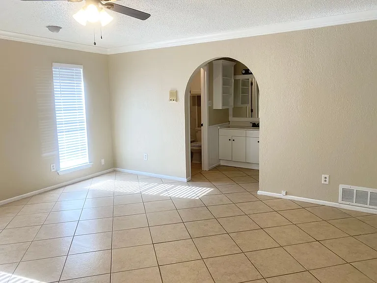 3417 83rd Dr — Photo 8
