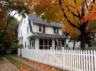 2640 Oceanside Rd, Oceanside, NY 11572