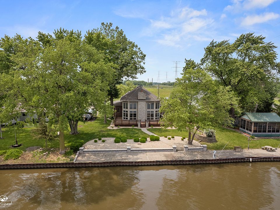 1st image of 8043 Tamarack Ln