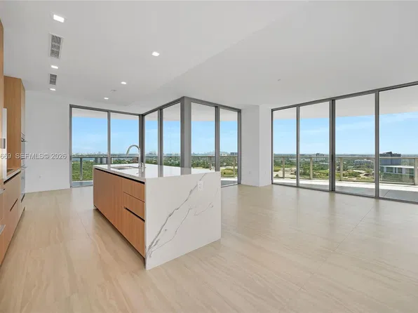 2411 Laguna Cir #1605, Miami, FL 33181