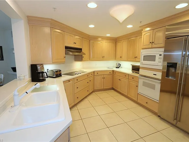 60 Seagate Dr #805 — Photo 11