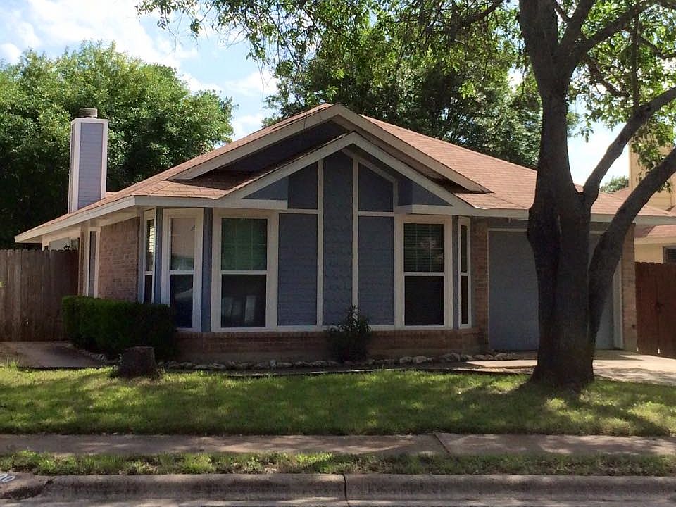 16702 Village Oak Loop