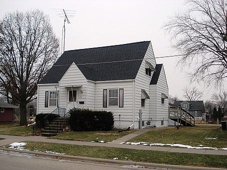 1st image of 412 Clay St