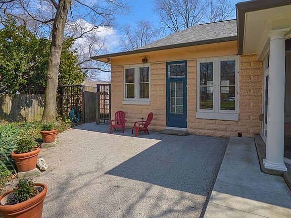 3rd image of 685 Woodruff Place Middle Dr