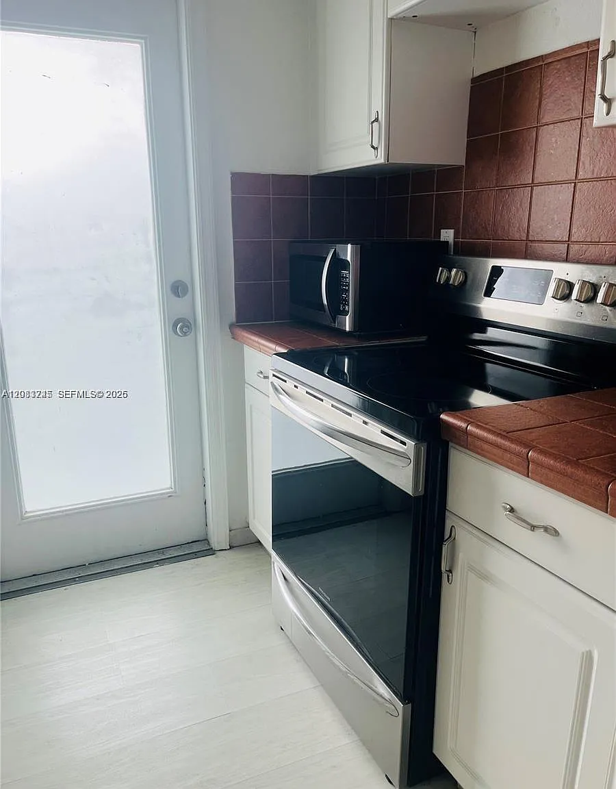 Rose Condo Apt 7 — Photo 2