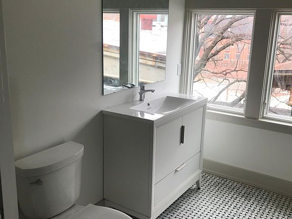 5th image of 1925 Vine St #4A
