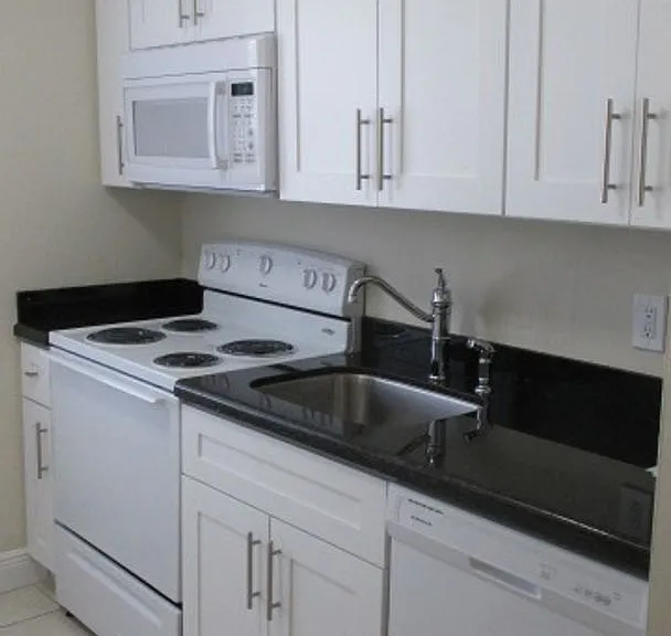 GEM COVE APARTMENTS — Photo 3