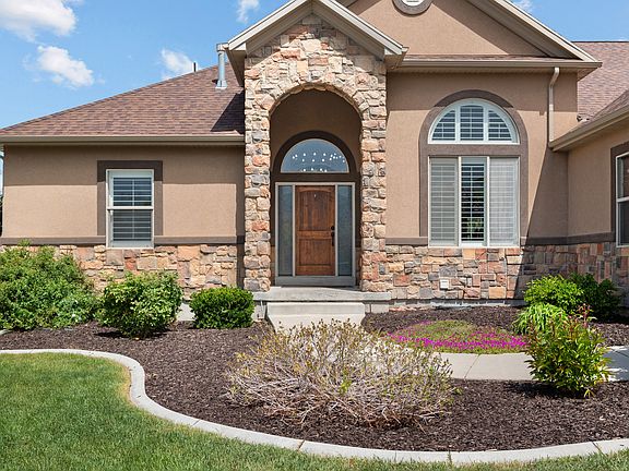 3rd image of 483 E Crystal Spring Dr