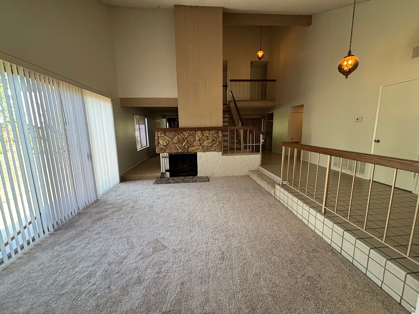 5 Bedroom Home for Rent in Valencia. — Photo 2