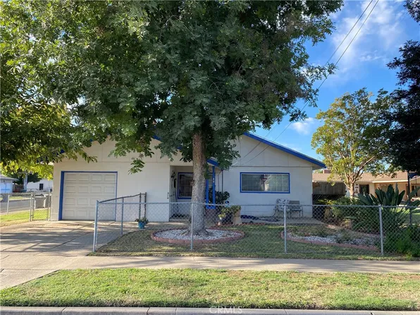 1098 E 23rd St, Merced, CA 95340
