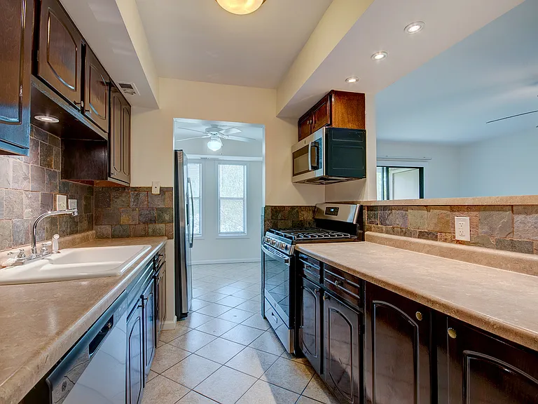 2210 Country Club Dr #26 — Photo 8