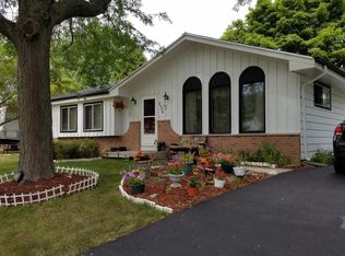 2930 Lake Vista Ct, Racine, WI 53402