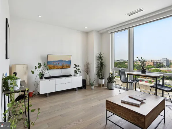 37 L St SE APT 803, Washington, DC 20003