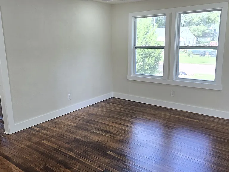 2045 Buckman St — Photo 9