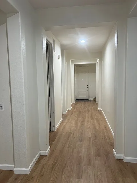 4 bed, 2300 sqft, $2,750 — Photo 3