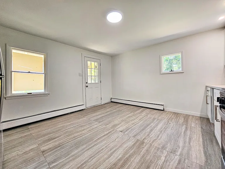 12 Franklin St — Photo 14