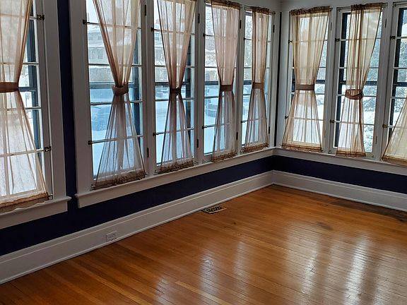 4th image of 632 W Ferry St APT 1