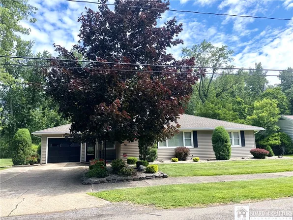 19 Lowell Pl, Fredonia, NY 14063