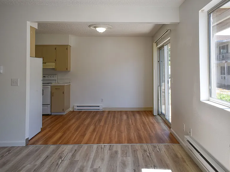 Kathy-Ann Apartments — Photo 22