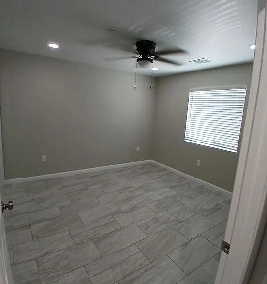 172 W Alamo St #C — Photo 12