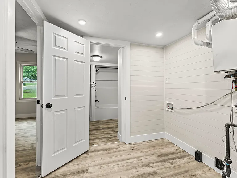 1021 S Maple Ave — Photo 11