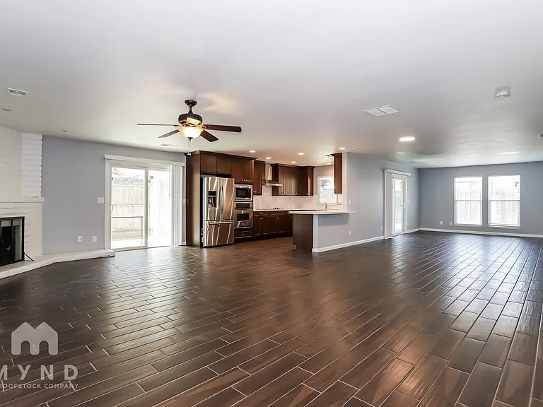 9835 Honey Bear Ln — Photo 7