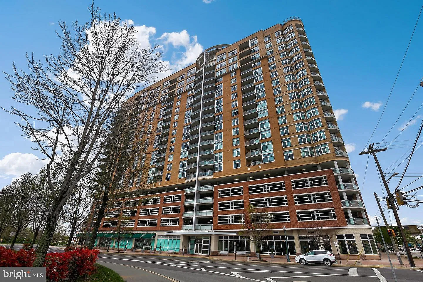 1 bed, 1.0 bath, 885 sqft, $2,600 — Photo 1