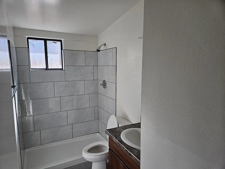 3240 E Towner St — Photo 6