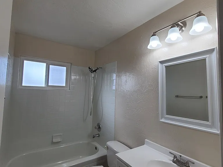 923 Tamarack — Photo 7