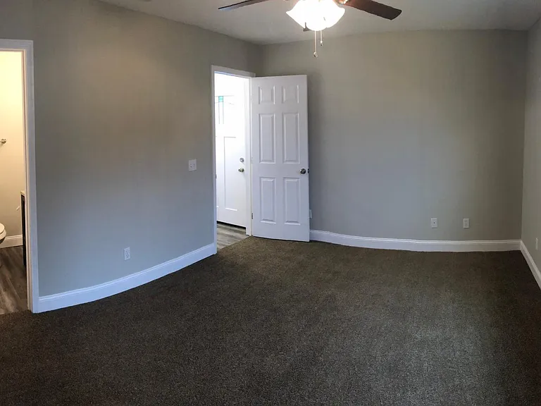 507 Carmen St — Photo 11