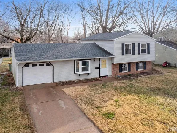 310 Whitehall Dr, O Fallon, IL 62269
