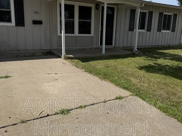 900 S 7th St, Marion, IA 52302