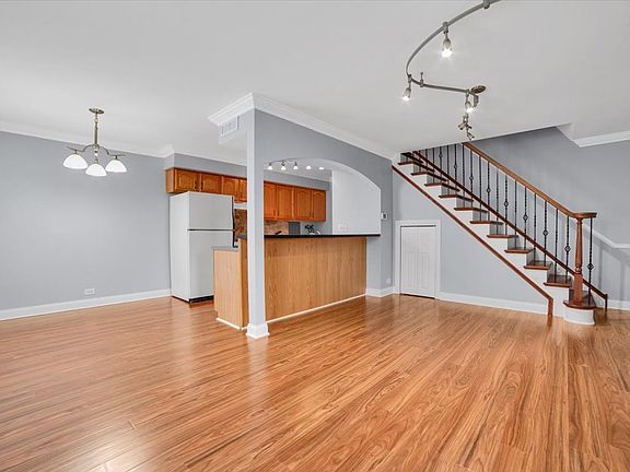 4th image of 1046 Cove Dr #145-B