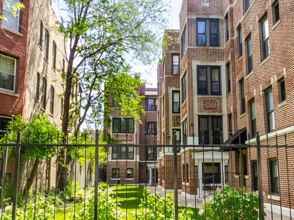 4553 S Michigan Ave APT 2E, Chicago, IL 60653