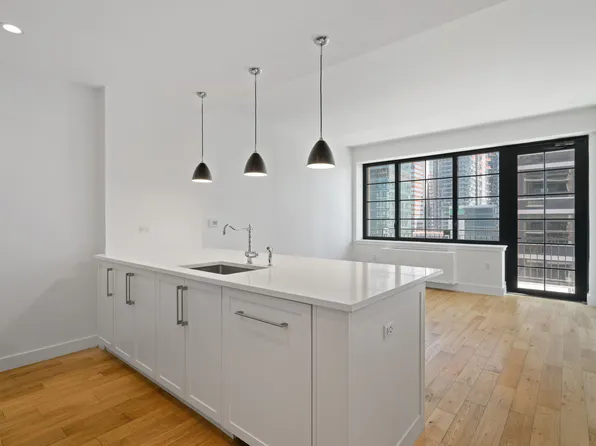 2721 44th Dr APT 2003, Long Island City, NY 11101