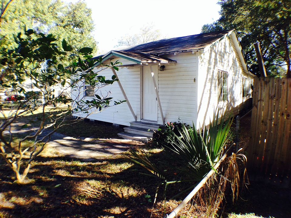 1st image of 5827 39th St N