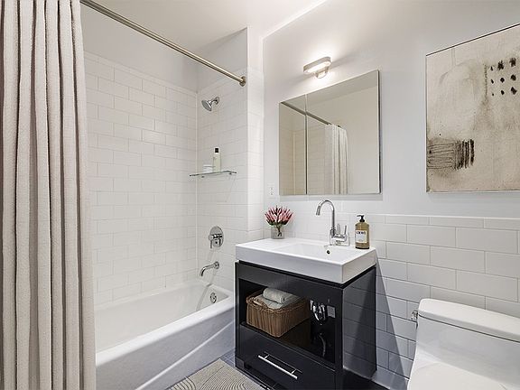 5th image of 550 W 54th St APT 1817