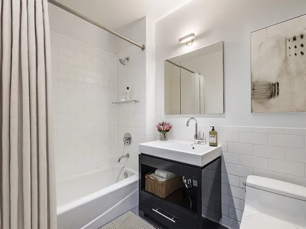 550 West 54th Street image 4 of 27