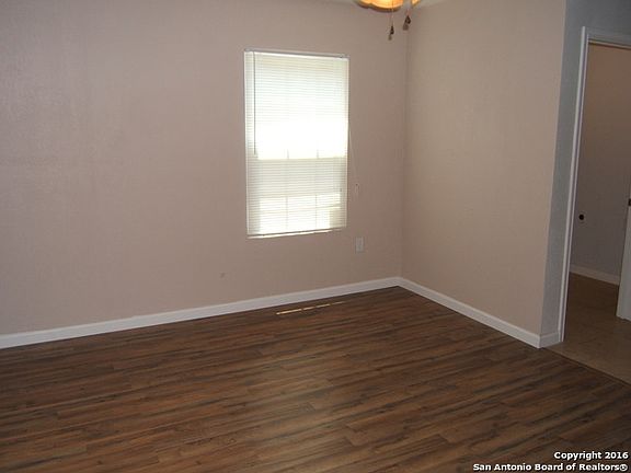 3rd image of 179 Hartford Ave
