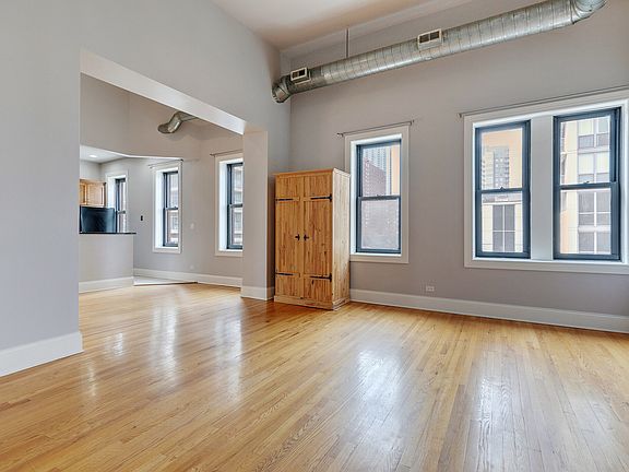 3rd image of 166 W Grand Ave APT 2B