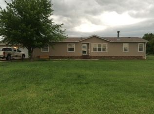 224 E Lone Chimney Rd, Glencoe, OK 74032