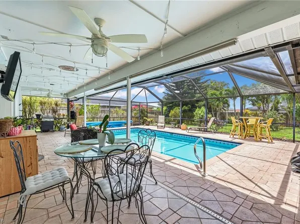 720 Meyer DR, NAPLES, FL 34120