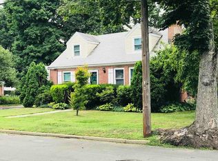 134 Russell Rd #SF, Newton, MA 02465