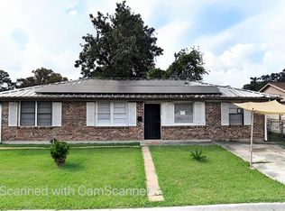 2211 Lauradale Dr, New Orleans, LA 70114