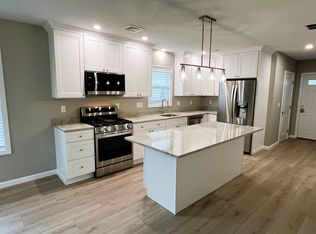 578 Elm St, Woonsocket, RI 02895