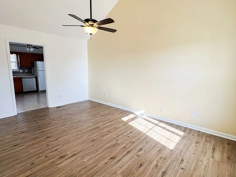 438 Cranklen Cir — Photo 4