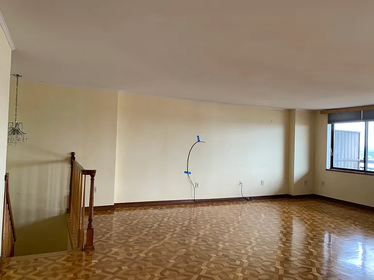 1629 Harmon Cove Tower #1629 — Photo 12