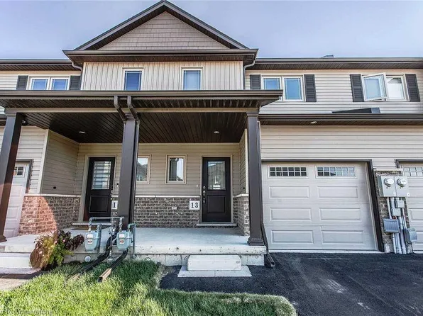13 Harmony Way, Thorold, ON L2V 0H1