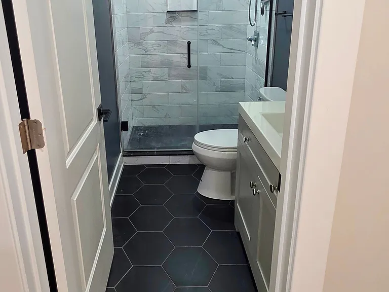 6126 S Eberhart Ave #G — Photo 10