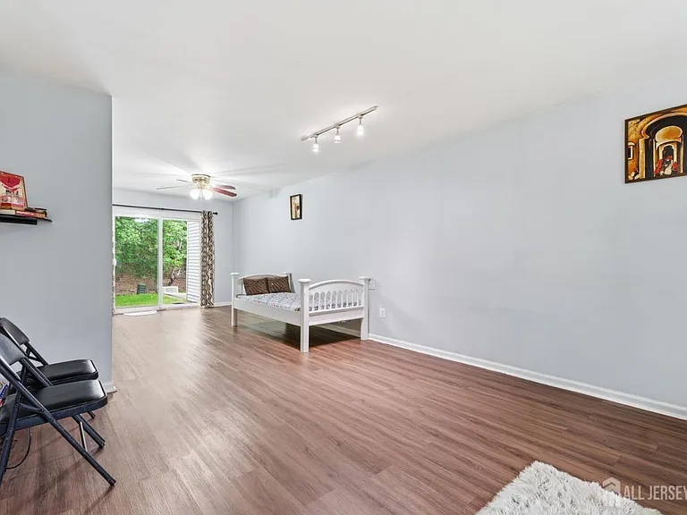 2804 Cricket Cir — Photo 5